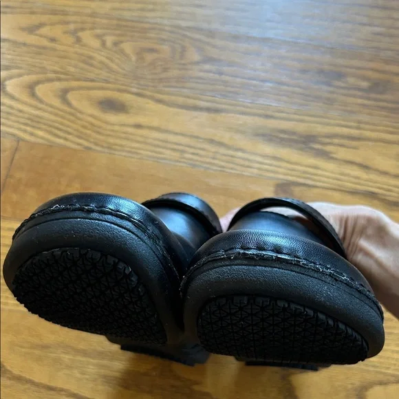 Spring Step Black Leather Mules - Picture 10 of 12